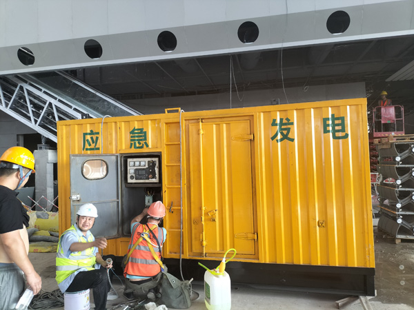 兴文怎样判断空气滤清器是否需要更换？